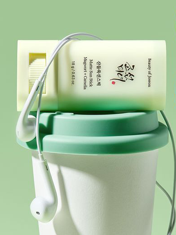 Matte Sun Stick: Mugwort + Camelia SPF50+ Broad Spectrum